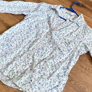 Lee Riders White Button Up with Small Blue & Purple Flower Design- Women’s L